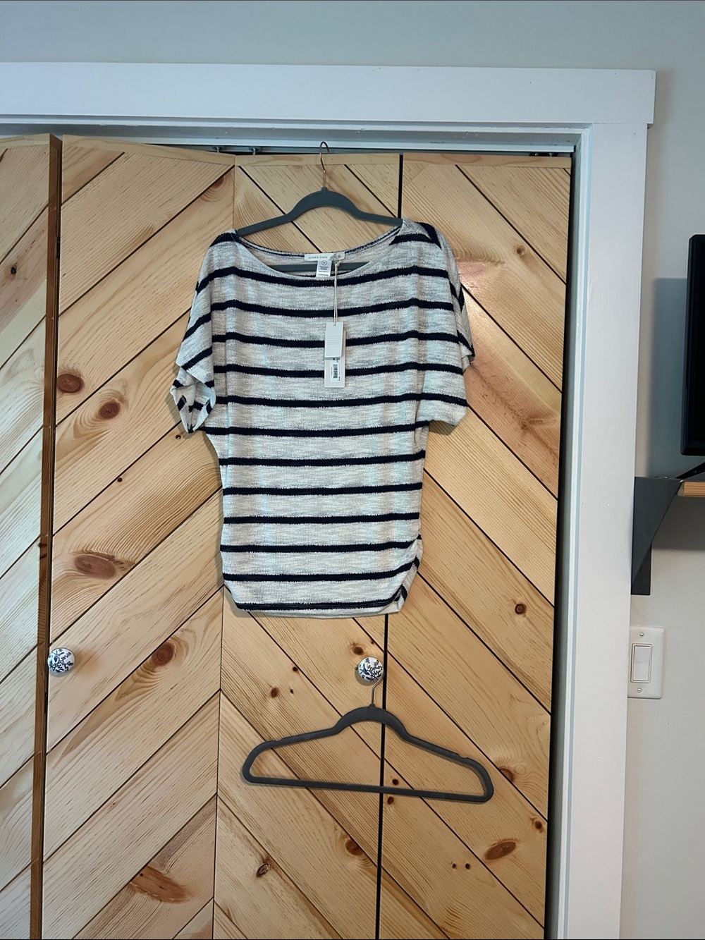 NWT ALTARD STATE EMERSYN STRIPED FITTED TOP XL IVORY/NAVY - Picture 6 of 7